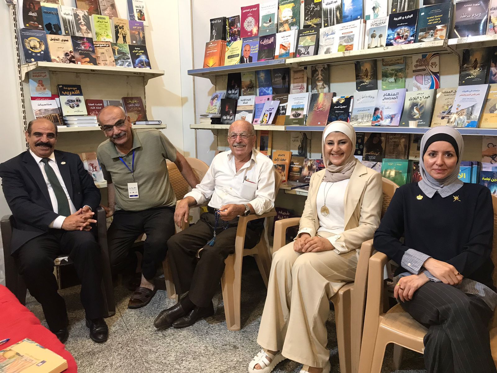 الملكاوي توقع مجموعتها القصصية