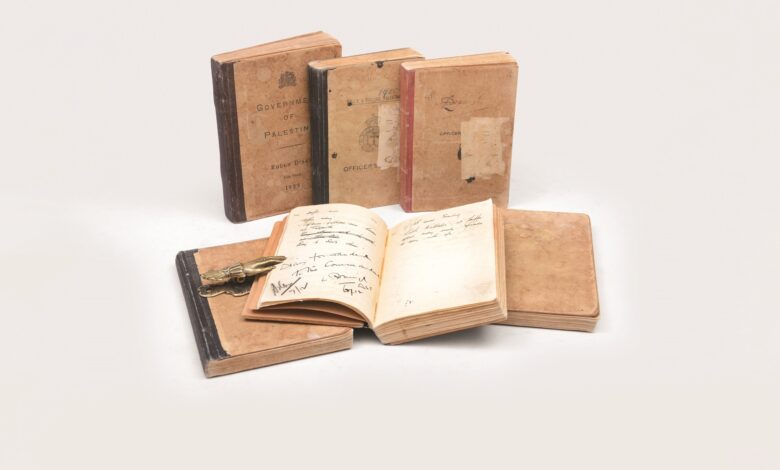 نسخة نادرة من كتاب رحلة إلى الأراضي المقدسة المعروض في أبوظبي