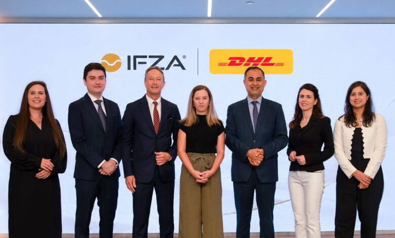 دي إتش إل إكسبرس الإمارات وإيفزا تتعاونان لدعم توسع الشركات في دبي والأسواق العالمية