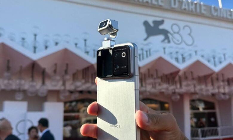 هاتف HONOR Robot Phone للتصوير السينمائي في مهرجان فينيسيا
