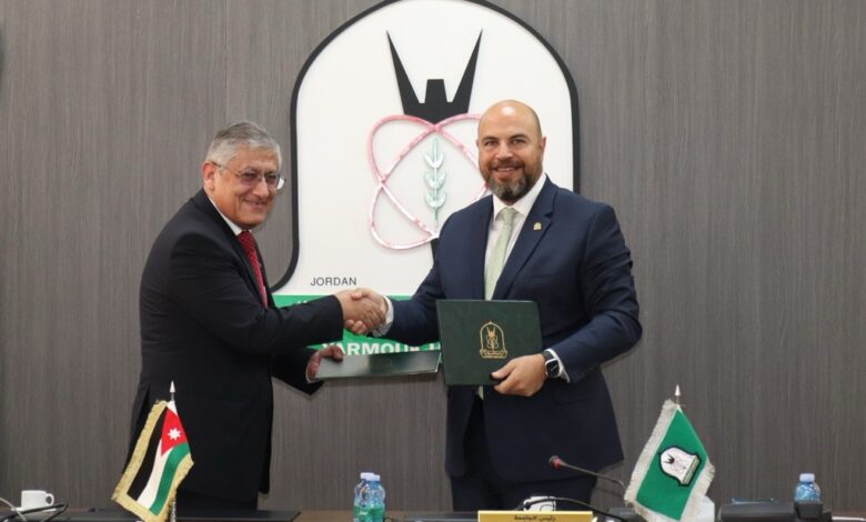 البنك العربي وجامعة اليرموك يوقعان مذكرة تعاون لتعزيز الشمول المالي للطلبة