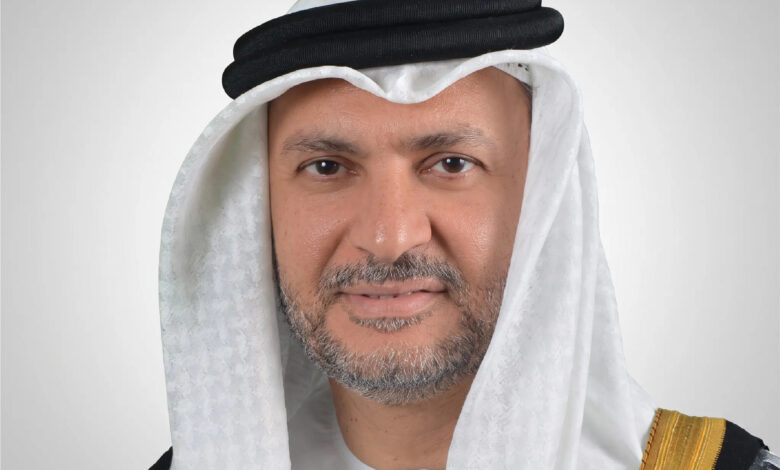 أنور قرقاش يشارك في قمة الإعلام العربي 2026 في دبي