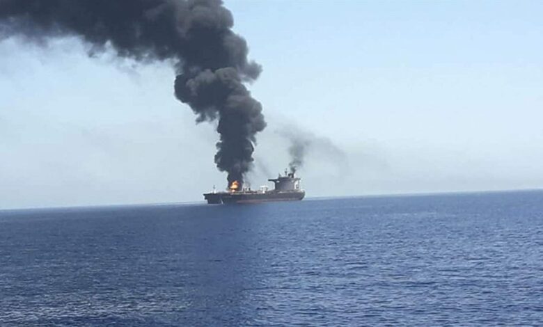 ناقلة نفط قبالة دبي بعد حادث أدى إلى مقتل بحار وفقدان آخر