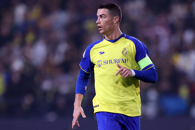 كريستيانو رونالدو قائد منتخب البرتغال بعد صدور قرار بإيقافه 30 يومًا وتغريمه 255 يورو