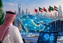 تصميم تقني يعبّر عن الربط الرقمي بين دول الخليج وتكامل قدرات الذكاء الاصطناعي والحوسبة